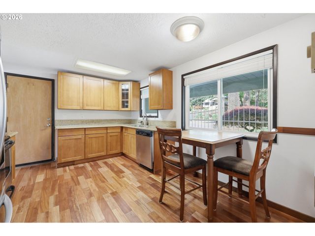17243 Se OATFIELD Rd, Milwaukie, OR 97267