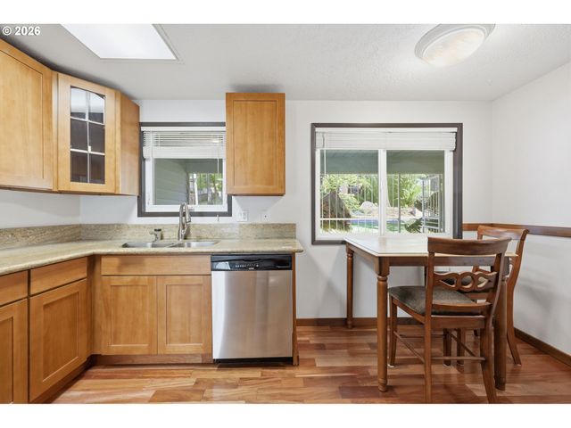 17243 Se OATFIELD Rd, Milwaukie, OR 97267