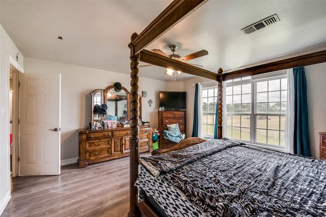 5646 N US Highway 69, Celeste, TX 75423