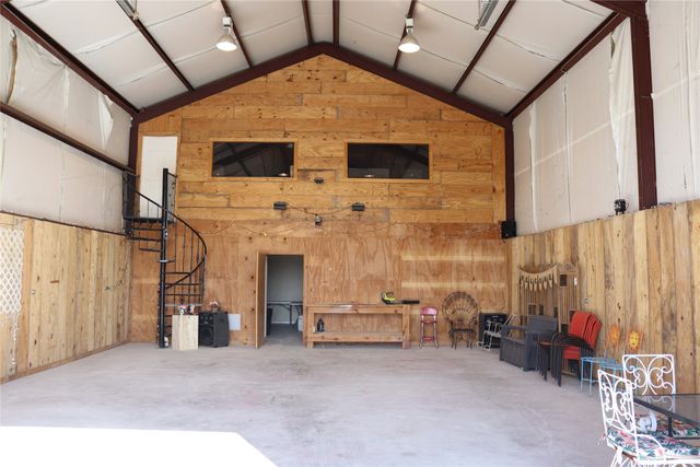 5646 N US Highway 69, Celeste, TX 75423