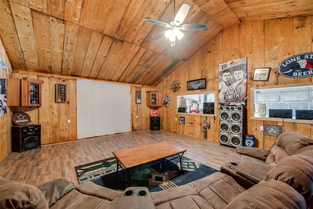 5646 N US Highway 69, Celeste, TX 75423