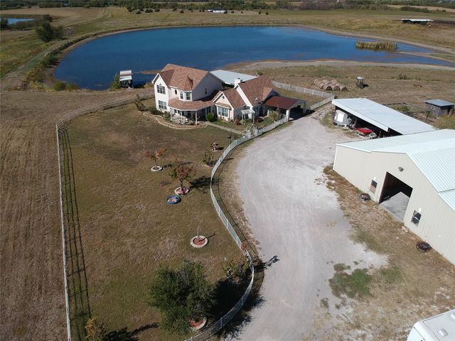 5646 N US Highway 69, Celeste, TX 75423