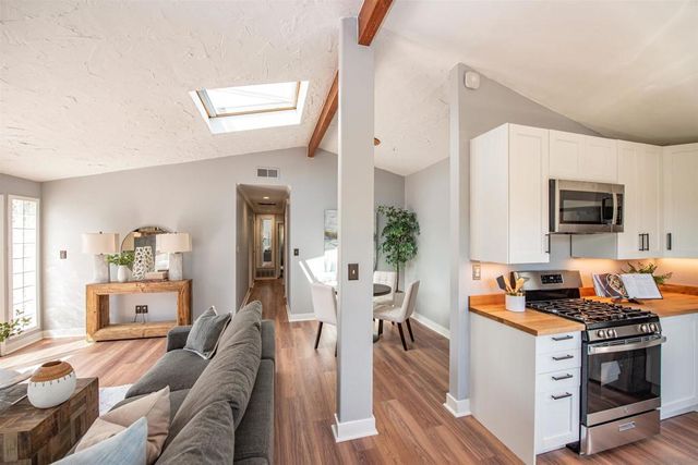 3440 Rollsreach, San Diego, CA 92111