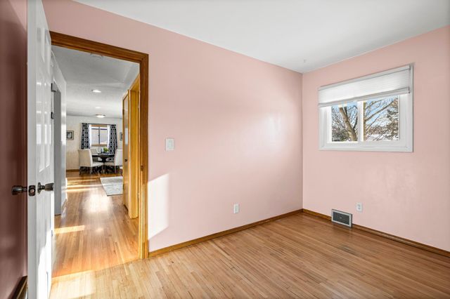 1040 3rd Street NW, New Brighton, MN 55112