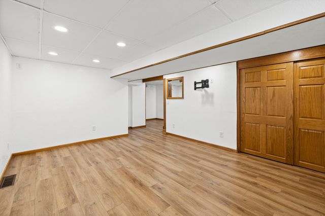 1040 3rd Street NW, New Brighton, MN 55112