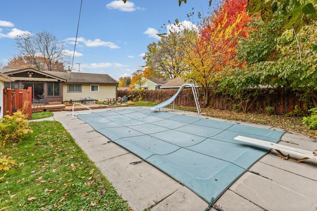 1040 3rd Street NW, New Brighton, MN 55112