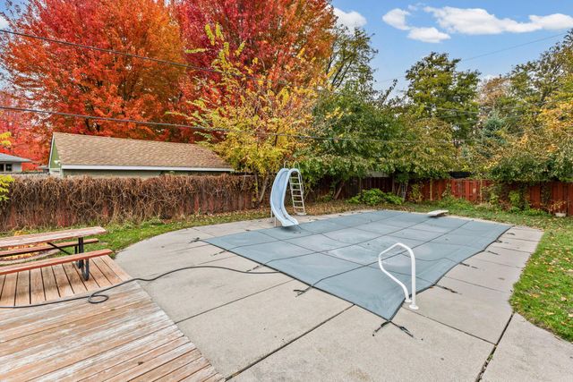 1040 3rd Street NW, New Brighton, MN 55112