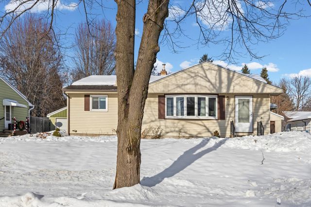 1040 3rd Street NW, New Brighton, MN 55112