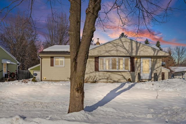 1040 3rd Street NW, New Brighton, MN 55112