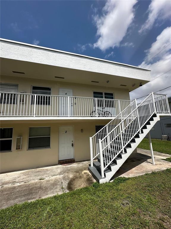 3680 SW 60th Ave 2, Davie, FL 33314