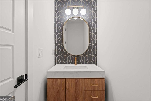 1250 HAYS MILL Road, Carrollton, GA 30117