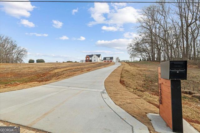 1250 HAYS MILL Road, Carrollton, GA 30117