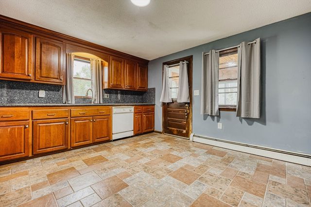 31 Raven Rd, Dracut, MA 01826