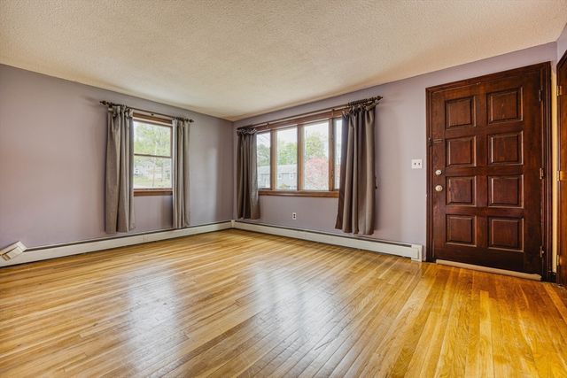 31 Raven Rd, Dracut, MA 01826