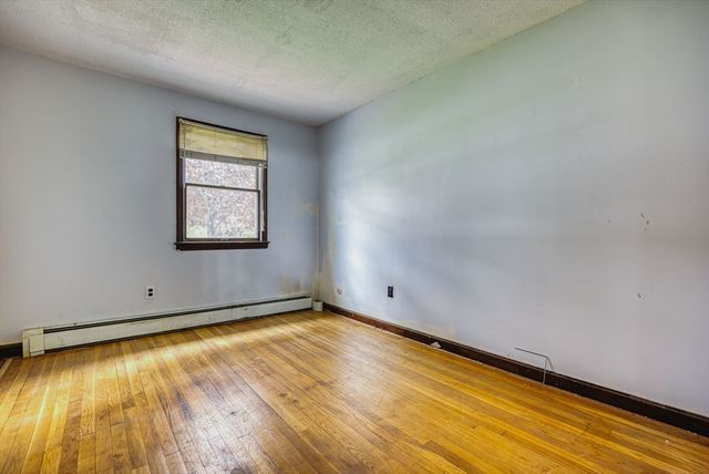 31 Raven Rd, Dracut, MA 01826