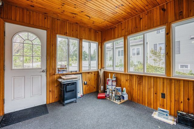 31 Raven Rd, Dracut, MA 01826