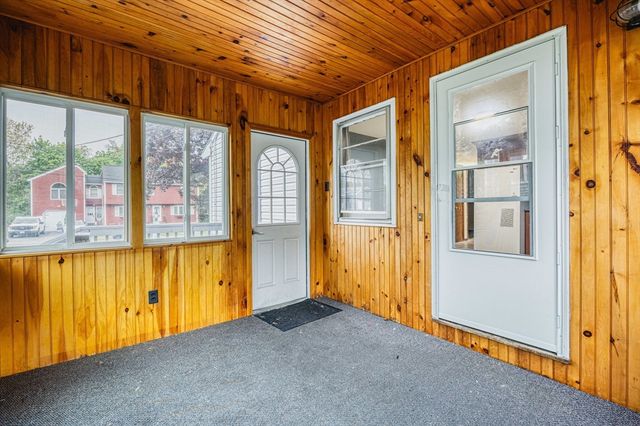 31 Raven Rd, Dracut, MA 01826