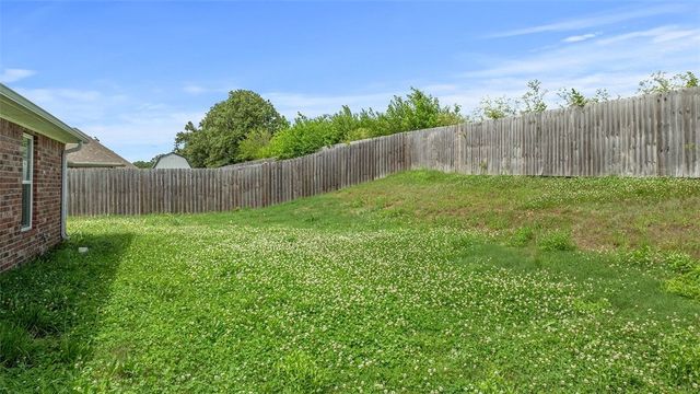 824 Brook Street, Gentry, AR 72734
