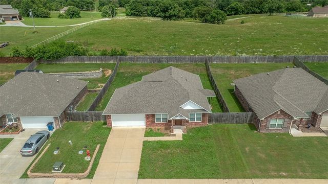 824 Brook Street, Gentry, AR 72734