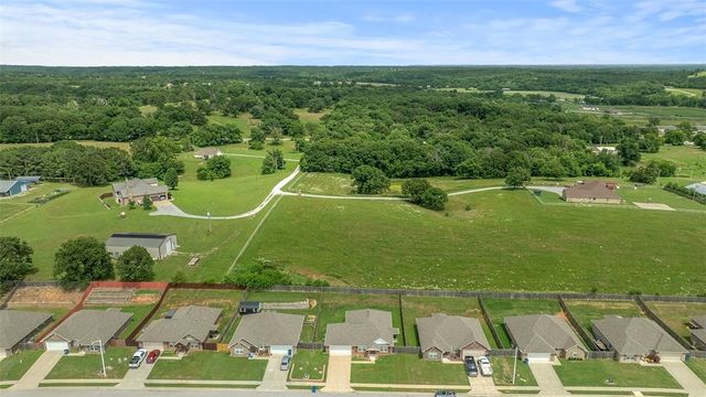 824 Brook Street, Gentry, AR 72734