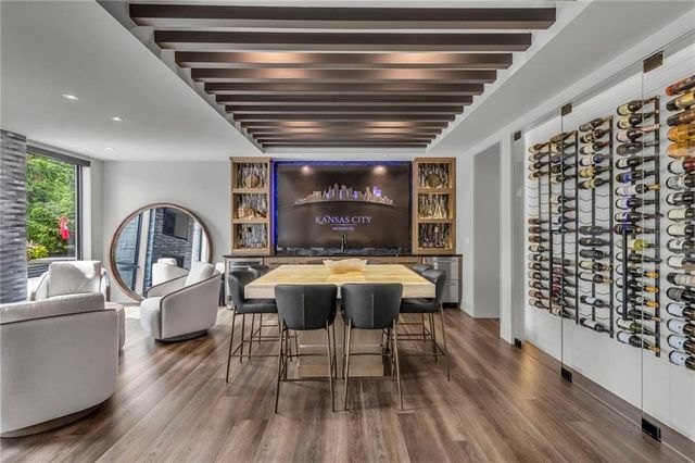 5842 N Lucerne Avenue, Kansas City, MO 64151