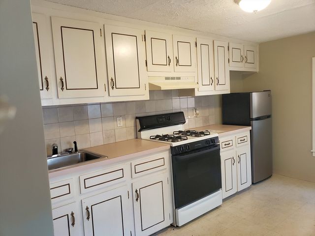 7 Greenwood St A, Wakefield, MA 01880