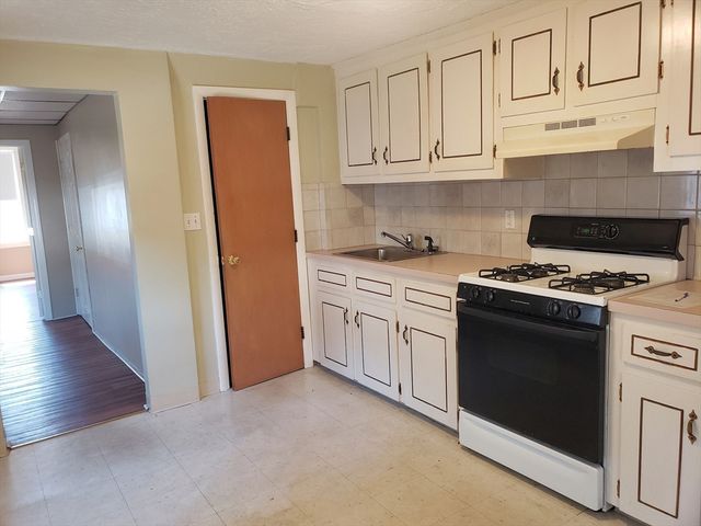 7 Greenwood St A, Wakefield, MA 01880