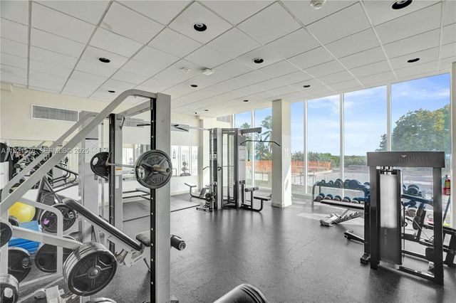 5555 Collins Avenue 3C, Miami Beach, FL 33140