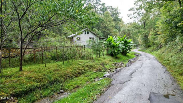 1515 Ned Clark Road, Bean Station, TN 37708