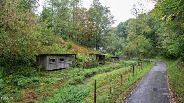 1515 Ned Clark Road, Bean Station, TN 37708