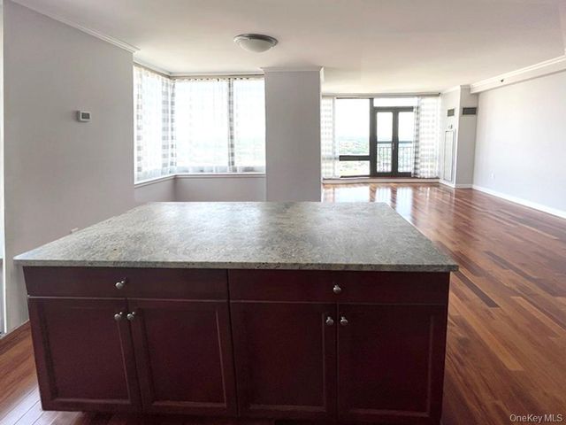 10 City Place 26E, White Plains, NY 10601