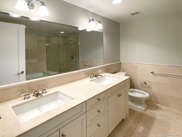 10 City Place 26E, White Plains, NY 10601