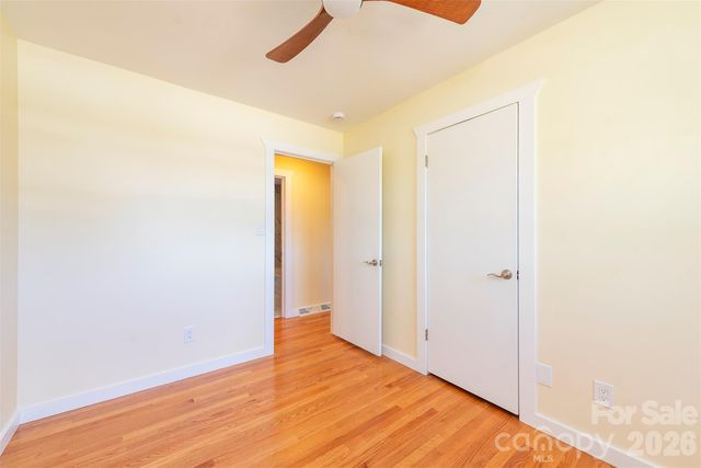 32 Harnett Street, Asheville, NC 28806
