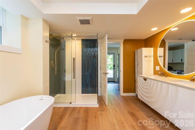 32 Harnett Street, Asheville, NC 28806