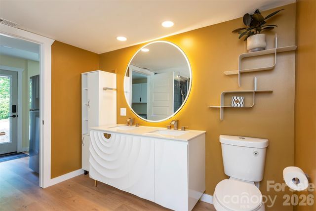 32 Harnett Street, Asheville, NC 28806
