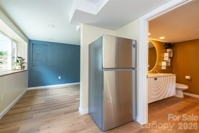 32 Harnett Street, Asheville, NC 28806