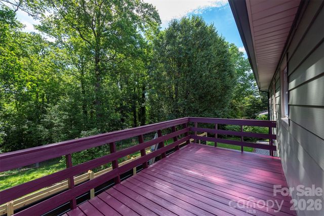 32 Harnett Street, Asheville, NC 28806