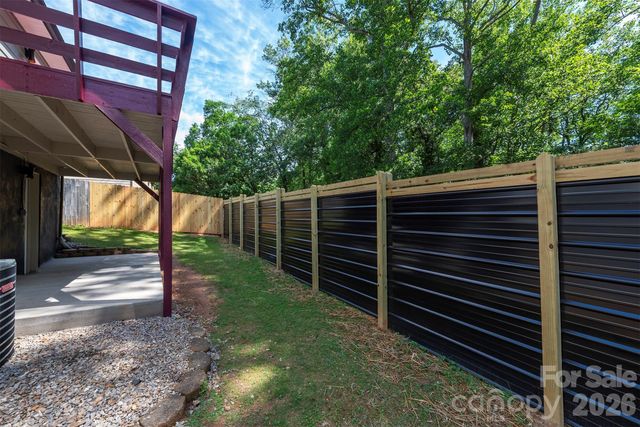 32 Harnett Street, Asheville, NC 28806