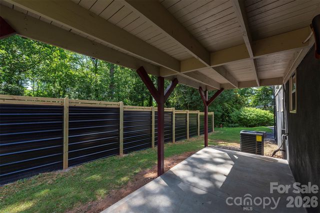 32 Harnett Street, Asheville, NC 28806
