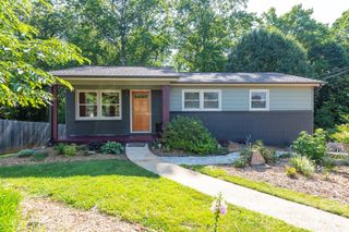 32 Harnett Street, Asheville, NC 28806