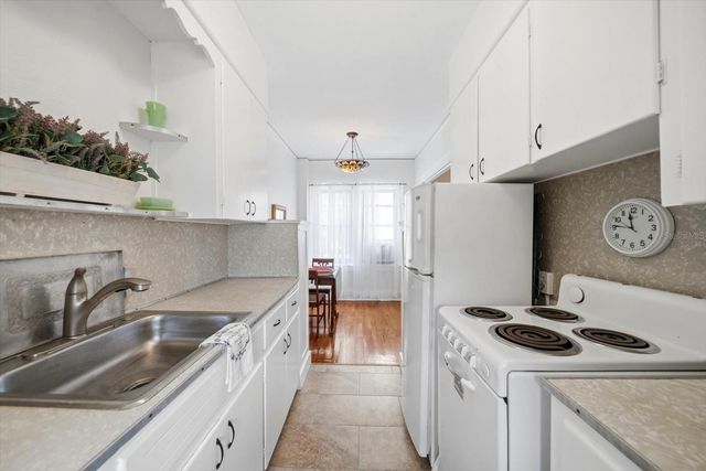 130 4TH AVENUE N 305, St Petersburg, FL 33701