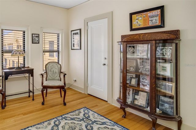 130 4TH AVENUE N 305, St Petersburg, FL 33701
