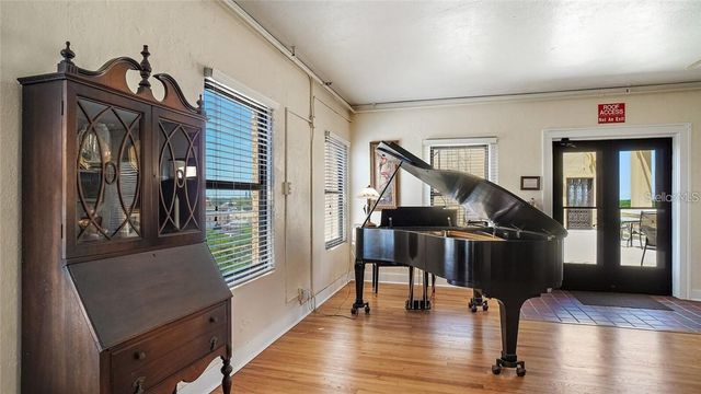 130 4TH AVENUE N 305, St Petersburg, FL 33701