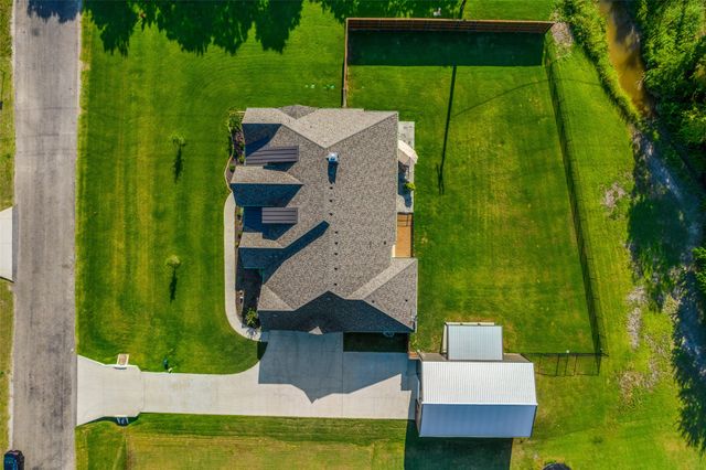 1800 Limestone Lane, Van Alstyne, TX 75495