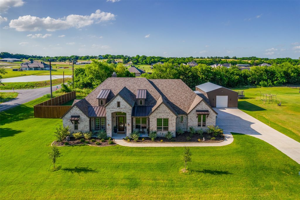 1800 Limestone Lane, Van Alstyne, TX 75495
