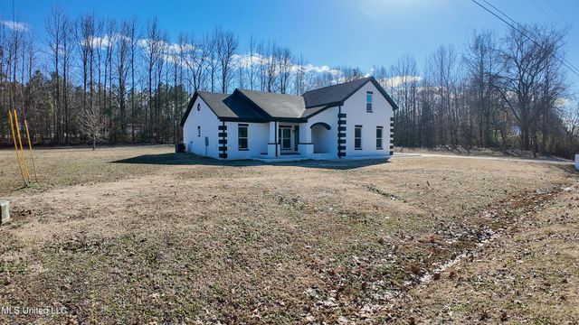 136 Lee Creek Cove, Byhalia, MS 38611