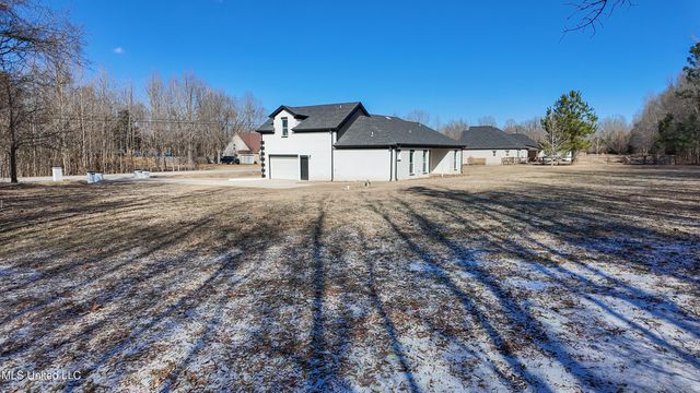 136 Lee Creek Cove, Byhalia, MS 38611