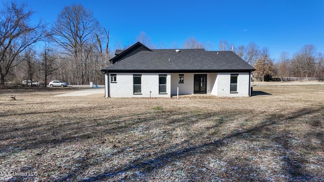 136 Lee Creek Cove, Byhalia, MS 38611