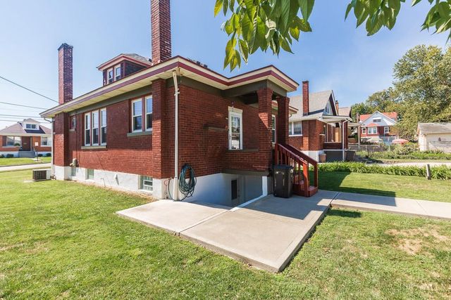 3302 Wardall Avenue, Cheviot, OH 45211