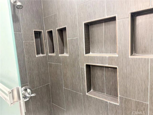 15746 Magnolia Boulevard JADU, Encino, CA 91436